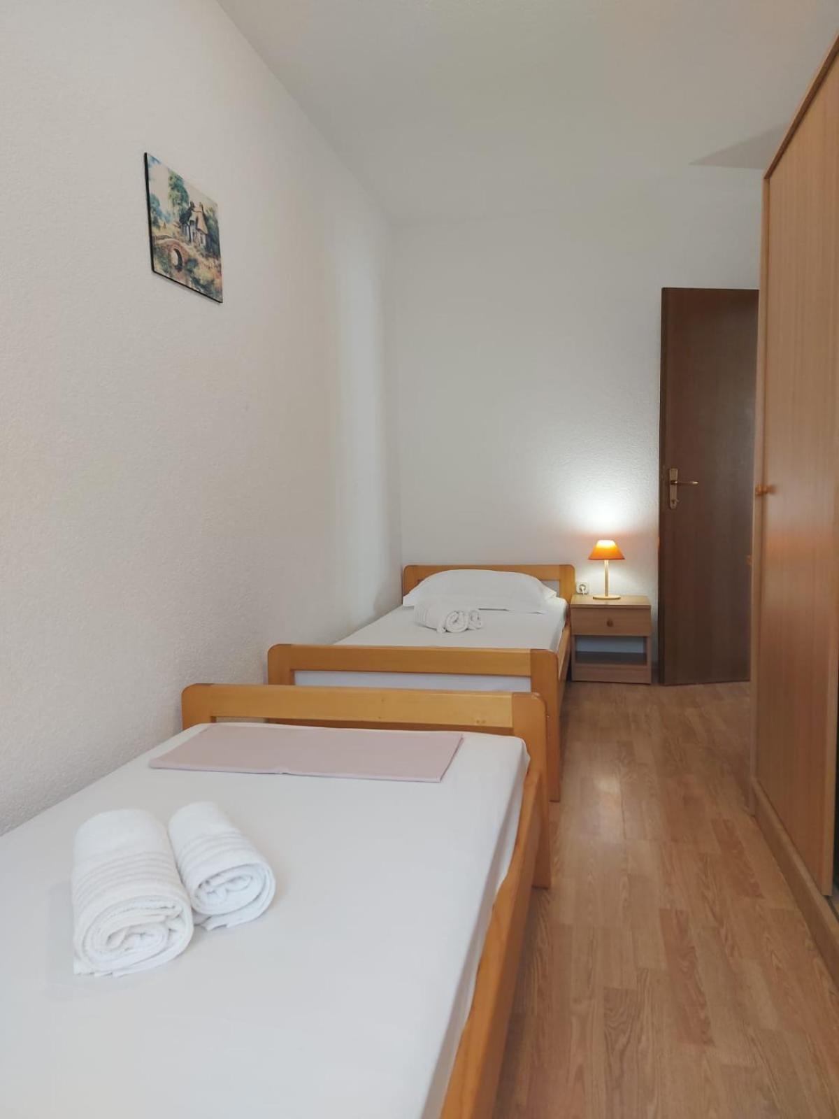Apartments Gojevic Bol Extérieur photo